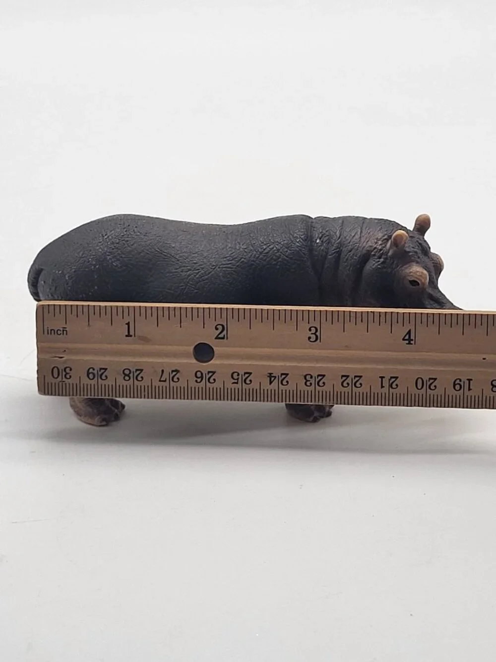 Schleich Hippo D-73527 Hippopotamus Mouth Closed Wildlife Toy Figure